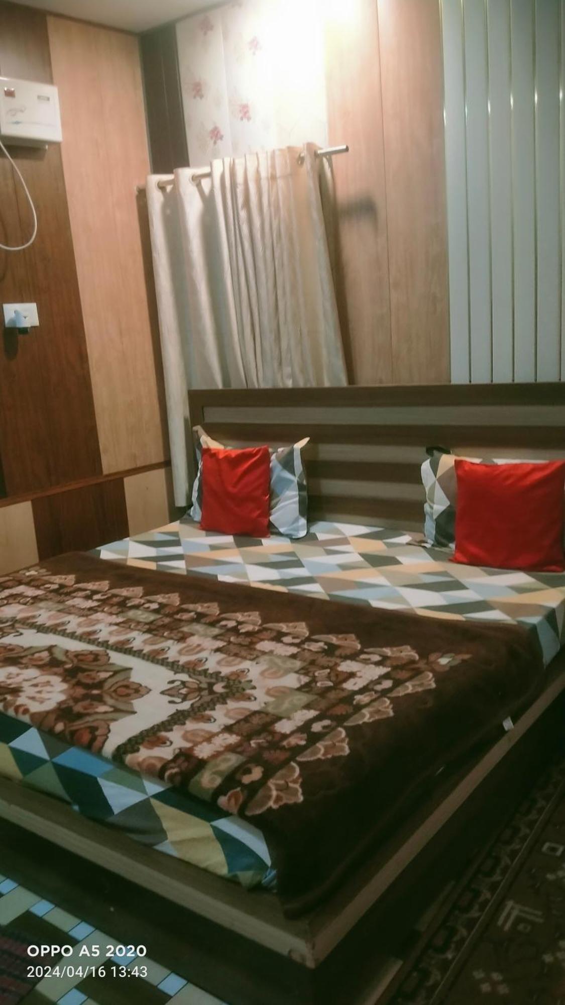 Shree Ram Guest House Near Ram Mandir Ayodhya Екстериор снимка
